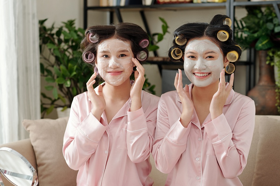 Women testing new purifying face masks